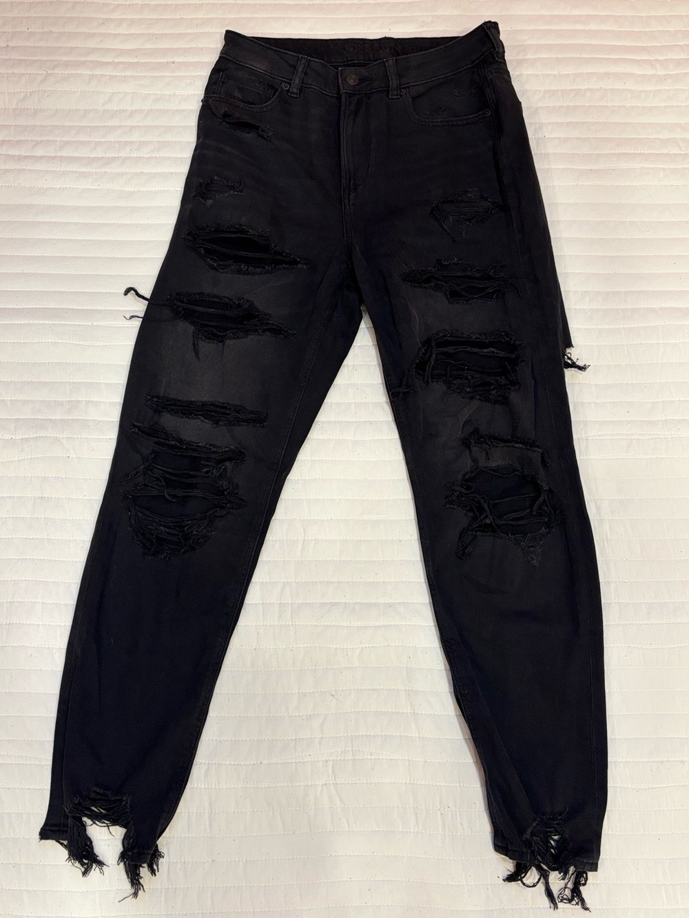 American Eagle Strigid Mom Jeans High Waisted Distressed Black Denim Women's 8